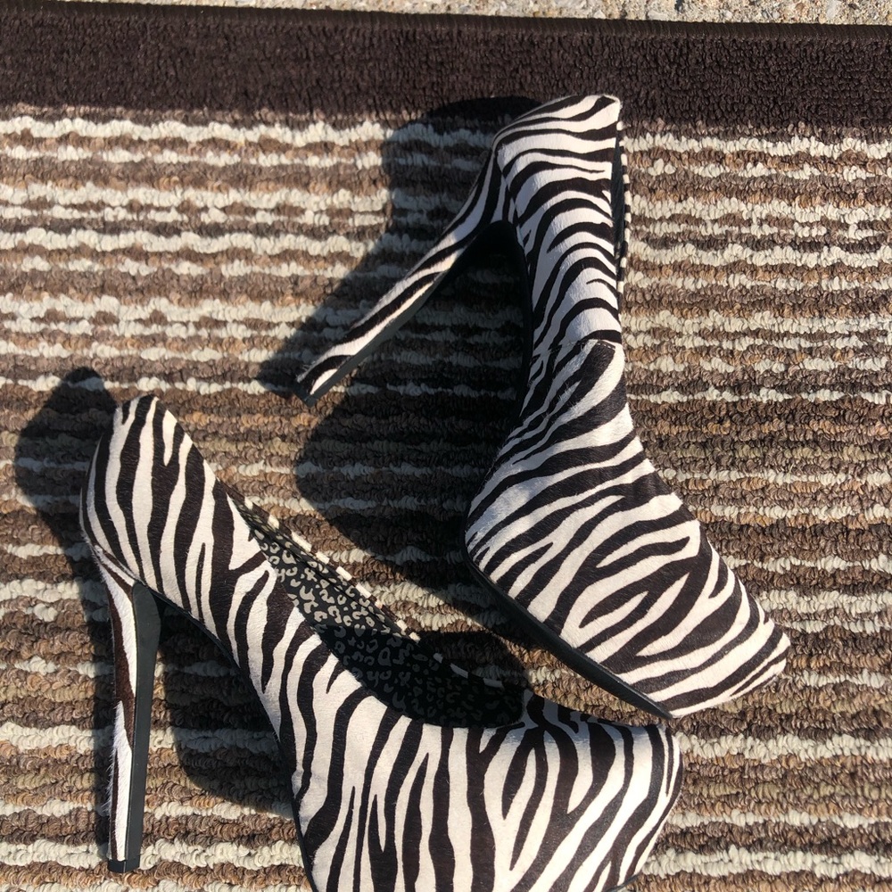 Jessica Simpson Black and White Zebra Heels